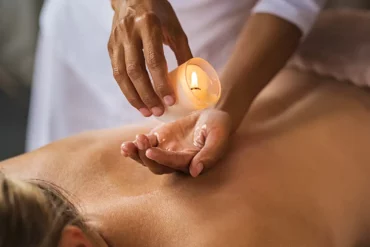 Korzyści z ciepłoterapii – o masażu gorącymi kamieniami